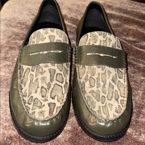 Mens size 11 green leather loafers - Picture 2 of 3